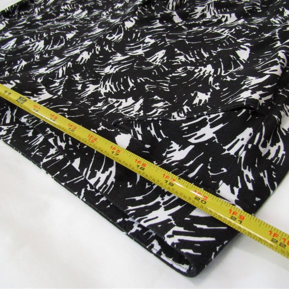 Chico's travelers black and white elastic pants 4R - Picture 4 of 6